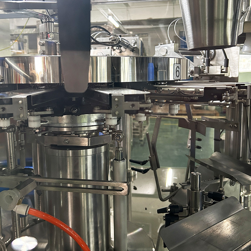 পপকর্ন চিকেন মাল্টি-ফাংশনাল অনিয়মিত আকারের ব্যাগিং মেশিন স্বয়ংক্রিয়ভাবে স্ট্যান্ড আপ পাউচ ফ্রোজেন পর্ক ডয়প্যাক প্যাকিং মেশিন