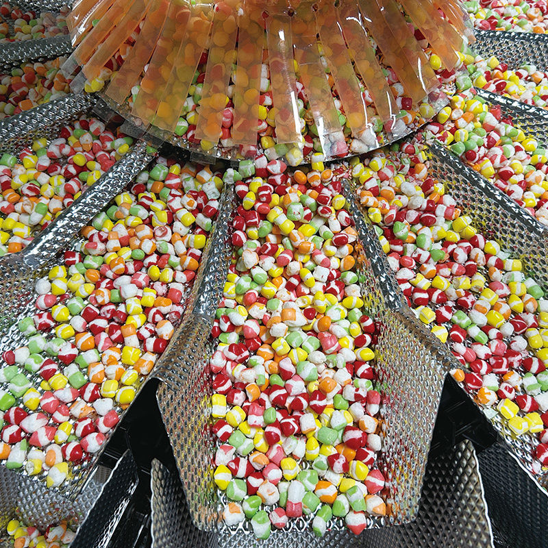 সম্পূর্ণ স্বয়ংক্রিয় স্ন্যাক আলু চিপস পপকর্ন চিংড়ি নাইট্রোজেন উল্লম্ব প্যাকেজিং মেশিন চিংড়ি চিপ প্যাকেজিং সরঞ্জাম