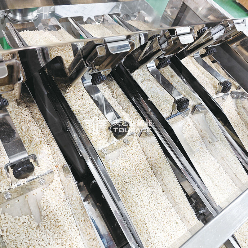 মশলা পাউডার প্যাকিং মেশিন 100 গ্রাম 200 গ্রাম 500 গ্রাম মরিচ গুঁড়া প্যাকেজিং সরঞ্জাম পাউডার ফিলিং এবং সিলিং মেশিন